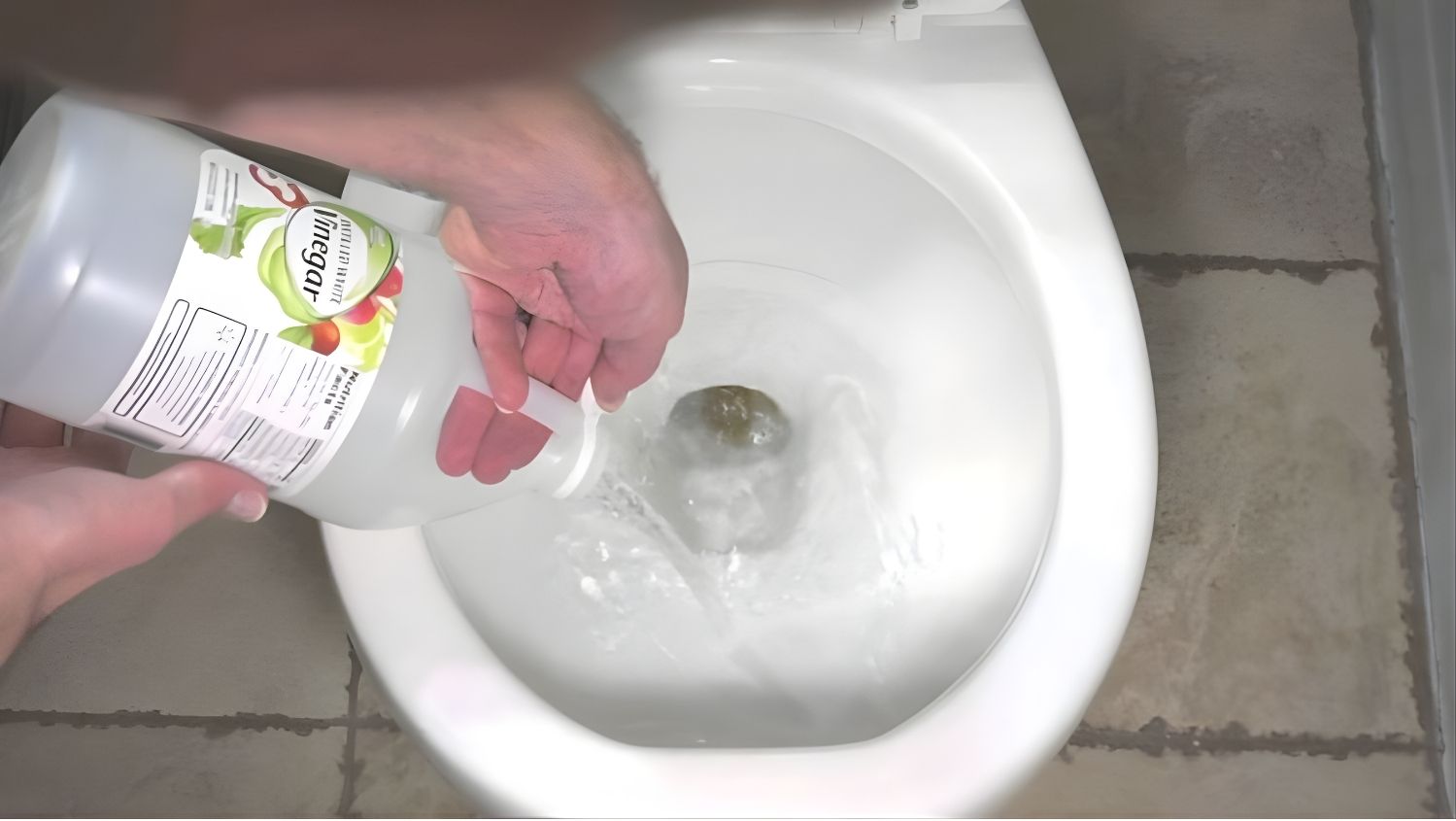 Cách xử lý mùi hôi nhà vệ sinh