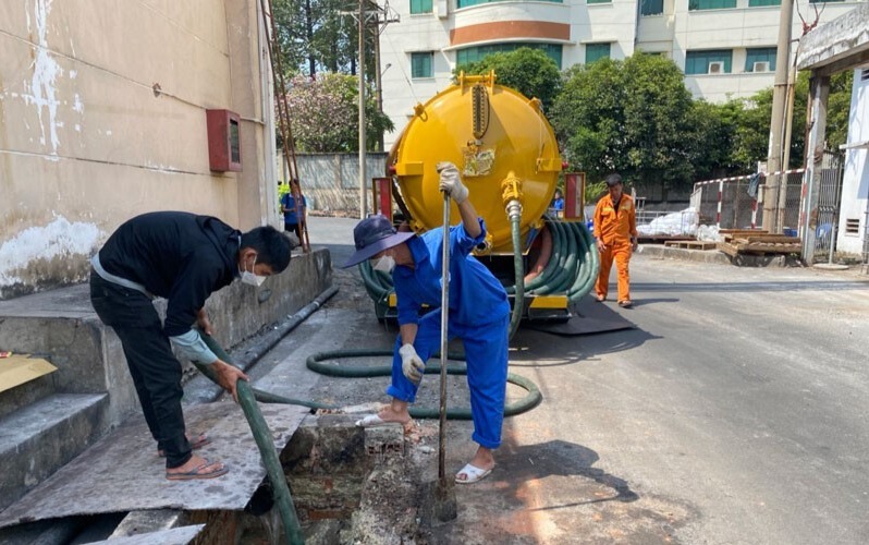 Dịch vụ hút hầm cầu chuyên nghiệp mang lại lợi ích gì?